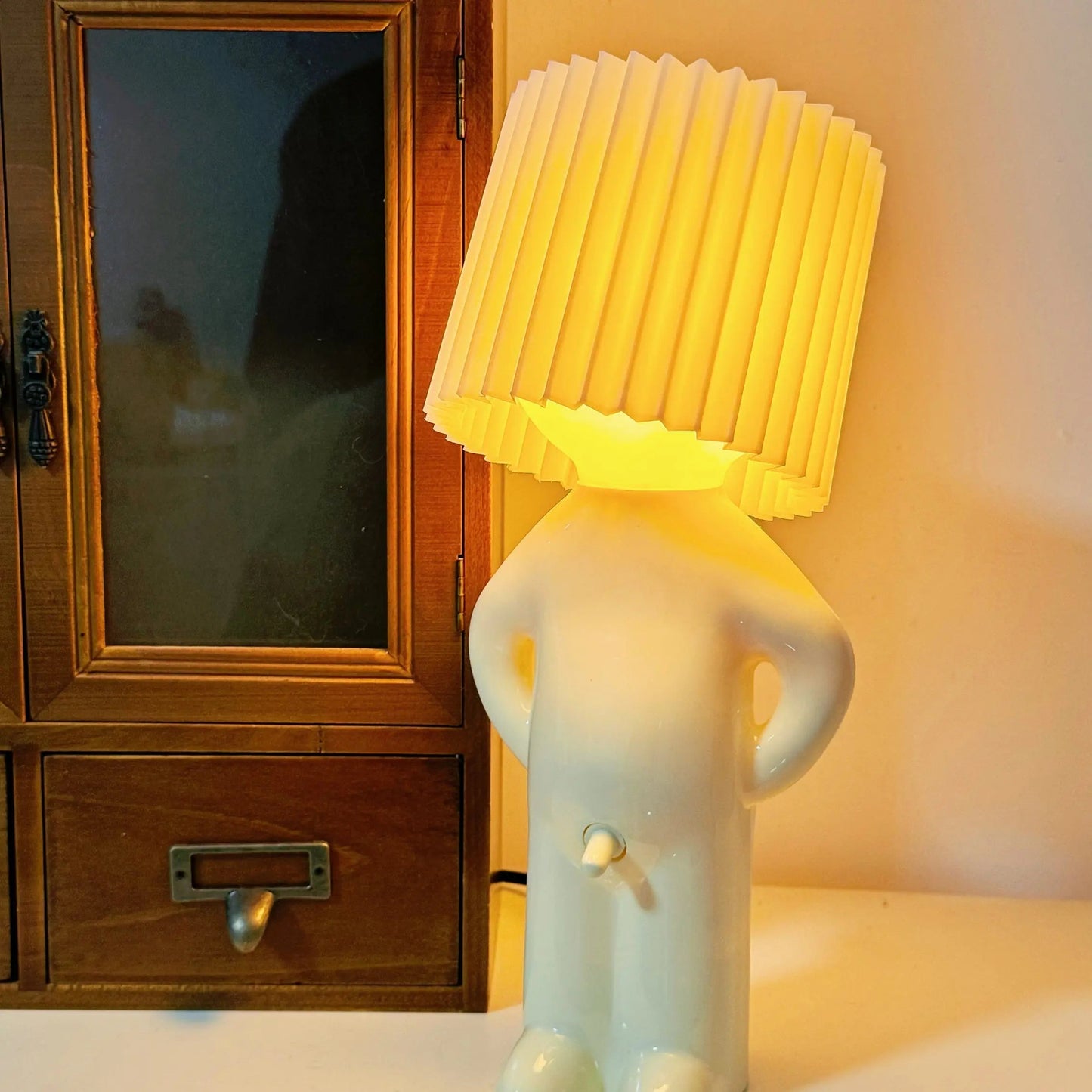 Lekfull LED Bordslampa – Mysig & Kreativ Ljus | Veska Gul