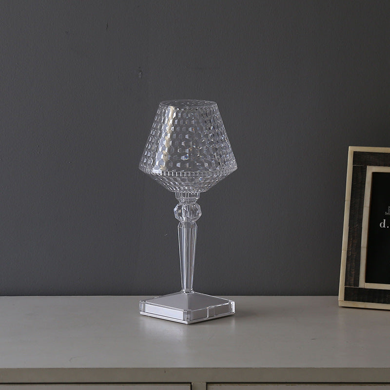 Liesbeth Crystal Lamp – Lyxig Bordslampa med USB-laddningsfunktion Veska