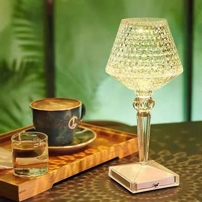 Liesbeth Crystal Lamp – Lyxig Bordslampa med USB-laddningsfunktion Veska