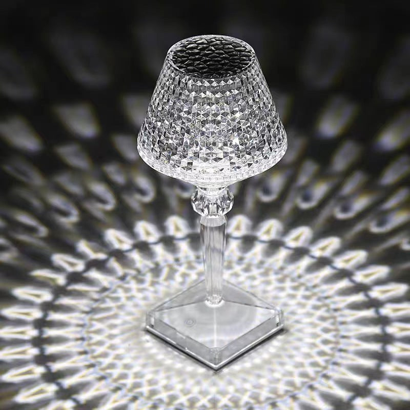 Liesbeth Crystal Lamp – Lyxig Bordslampa med USB-laddningsfunktion Veska