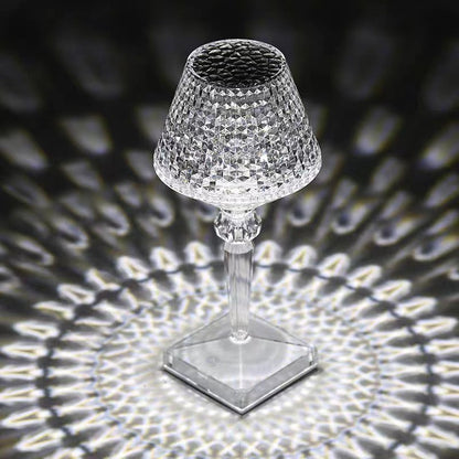 Liesbeth Crystal Lamp – Lyxig Bordslampa med USB-laddningsfunktion Veska