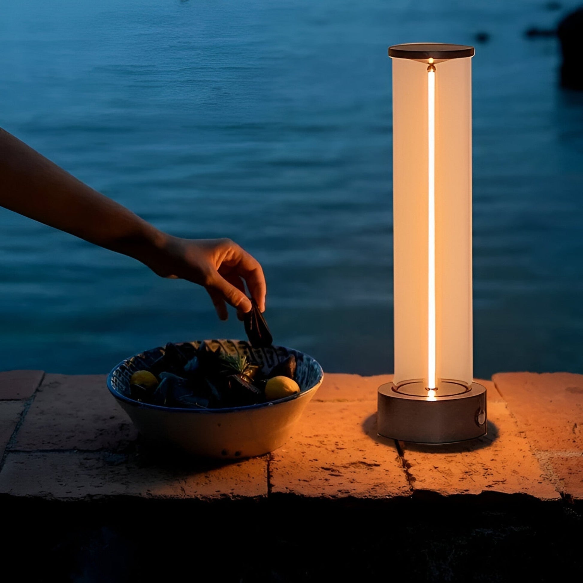 Ljus Svärd Bordslampa med Justerbar Ljusstyrka – Kyra | Veska