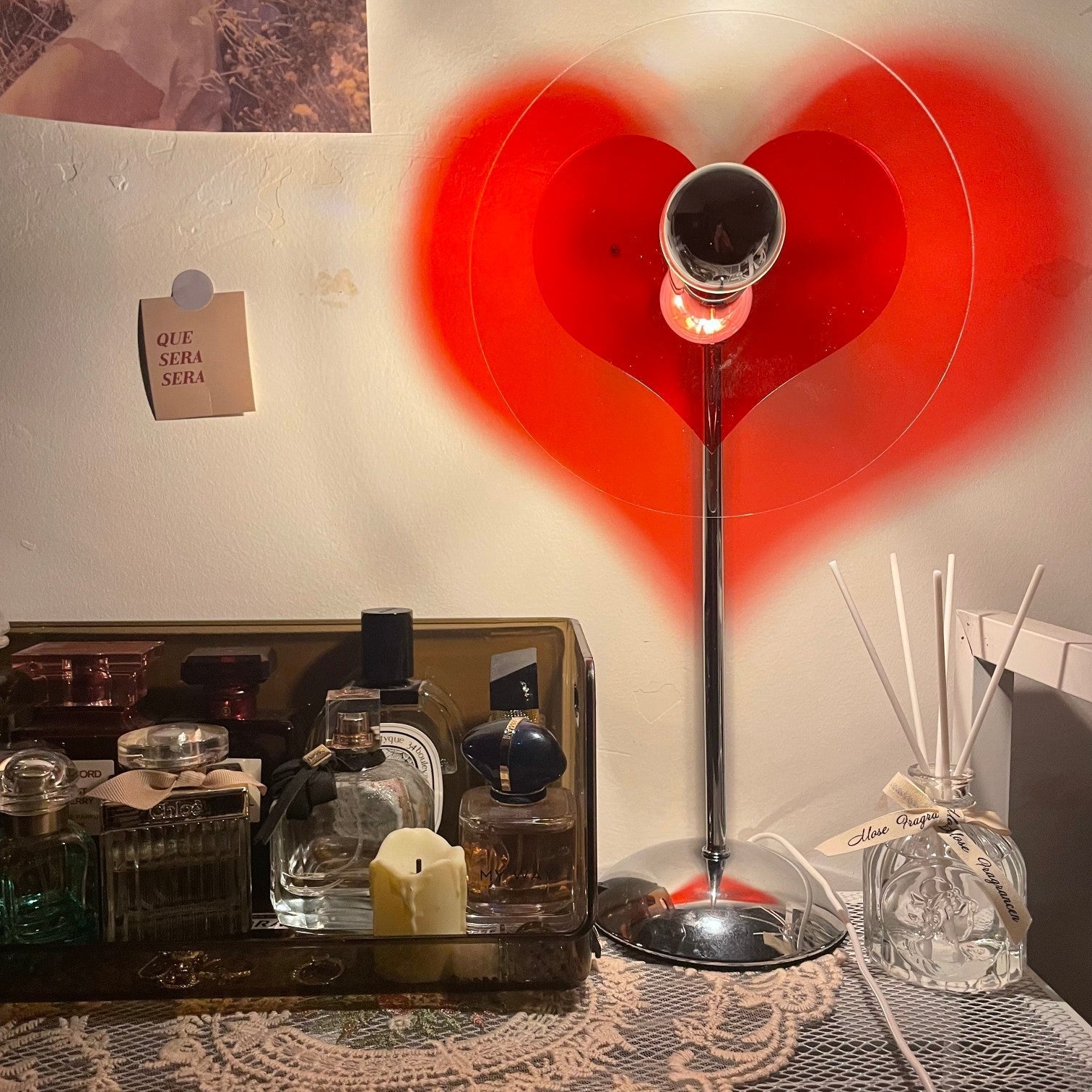 LoveGlow – Elegant Bordslampa med Uppladdningsbart LED | Veska