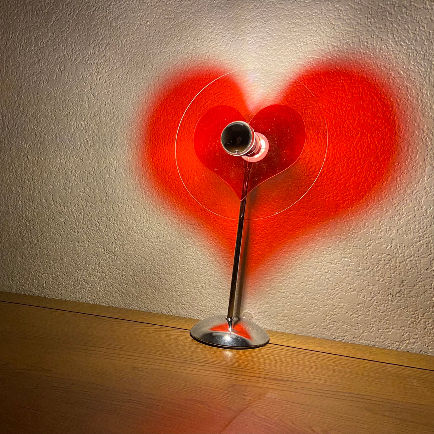 LoveGlow – Elegant Bordslampa med Uppladdningsbart LED | Veska