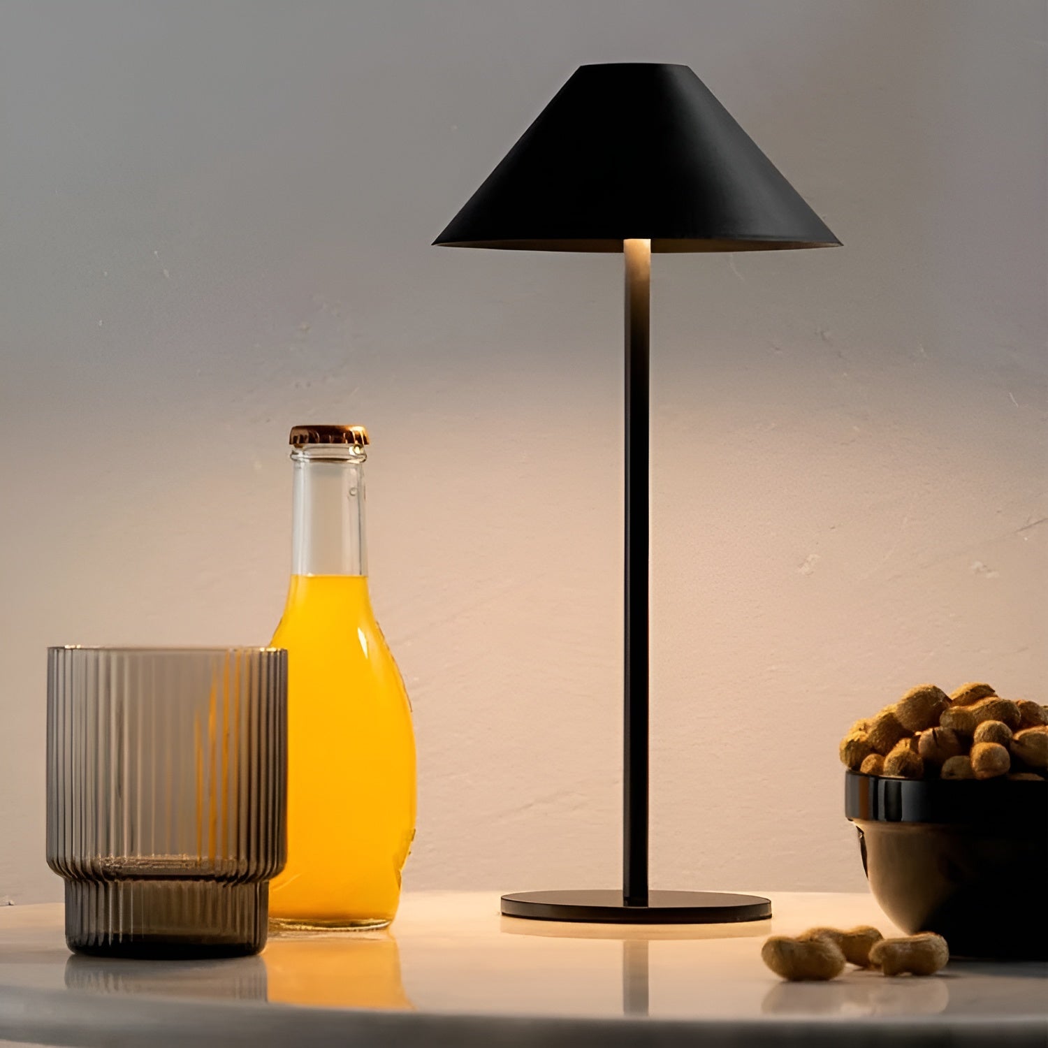 LumiLuxe - Dimbar Nordisk Kon LED Bordslampa med Touchkontroll | Veska