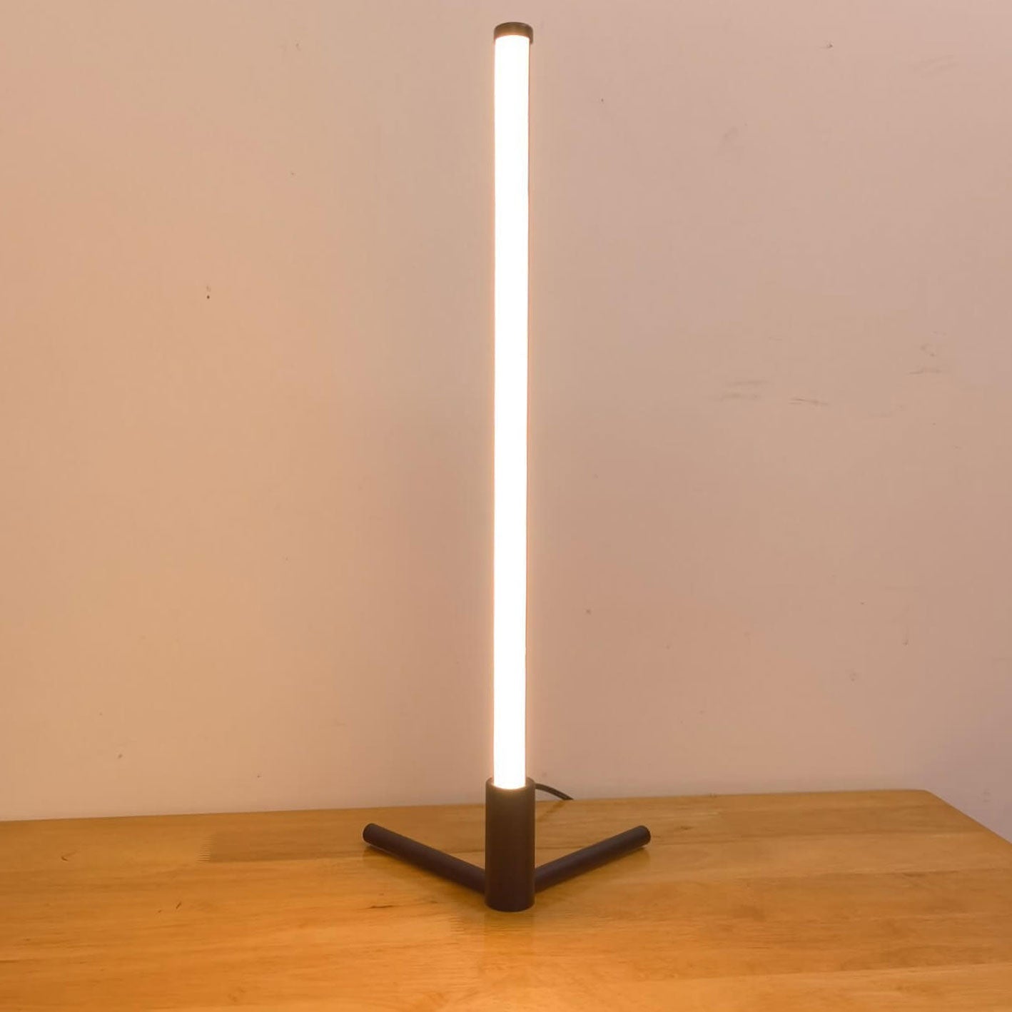 Luminix Bar LED Bordslampa | Minimalistisk Design | Nattlampa & Stämningsbelysning | Modern & Dekorativ | Veska Varm Ljus (3000K)