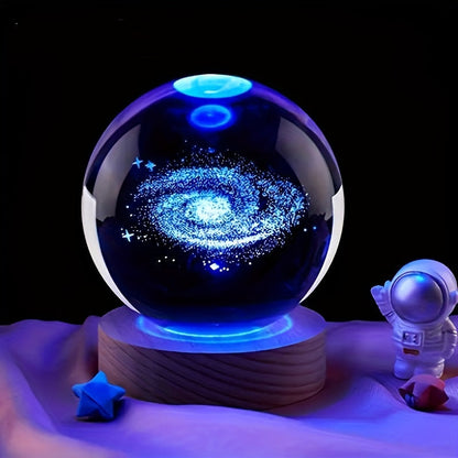 LumiSphere - Lyxig 3D Kristall Bordslampa med Träbas Veska 7 färger - Galaxy