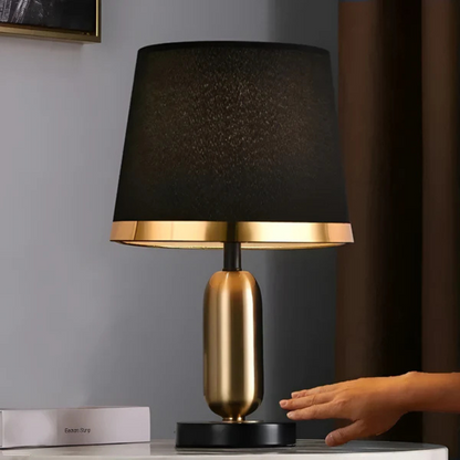 Lumivara Modern Svart Tyg Bordslampa – Elegant Hemljus | Veska