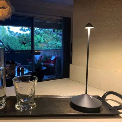LumiZen Minimalist LED Bordslampa | Vattentät och dimbar trådlös belysning | Veska