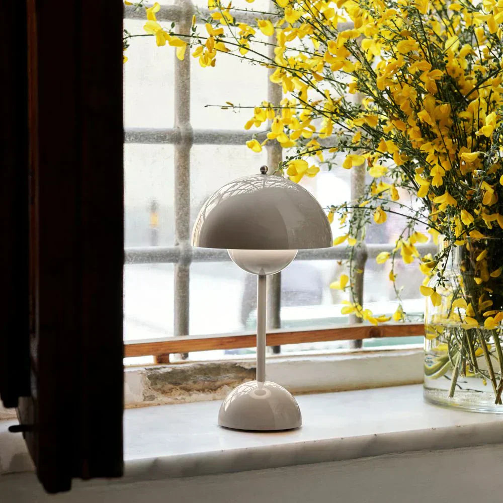 Lunarglo | LED bordslampa | Veska