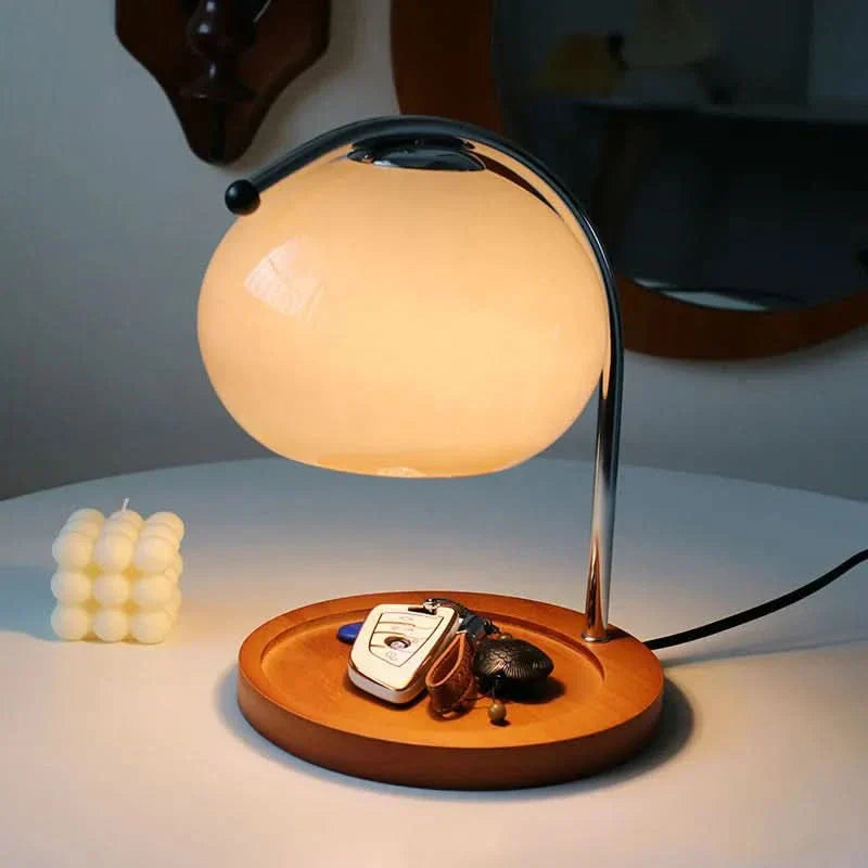 LUNIVA – Tidlös bordslampa | Veska