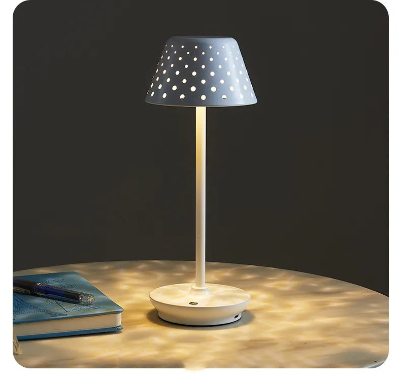 LuxeGlow – Bärbar LED Bordslampa för Moderna Interiörer Veska