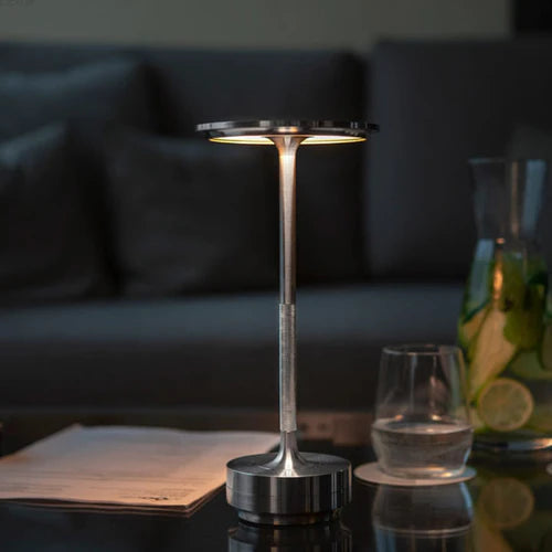 Lyxig Trådlös Bordslampa | LuxeGlow | Veska
