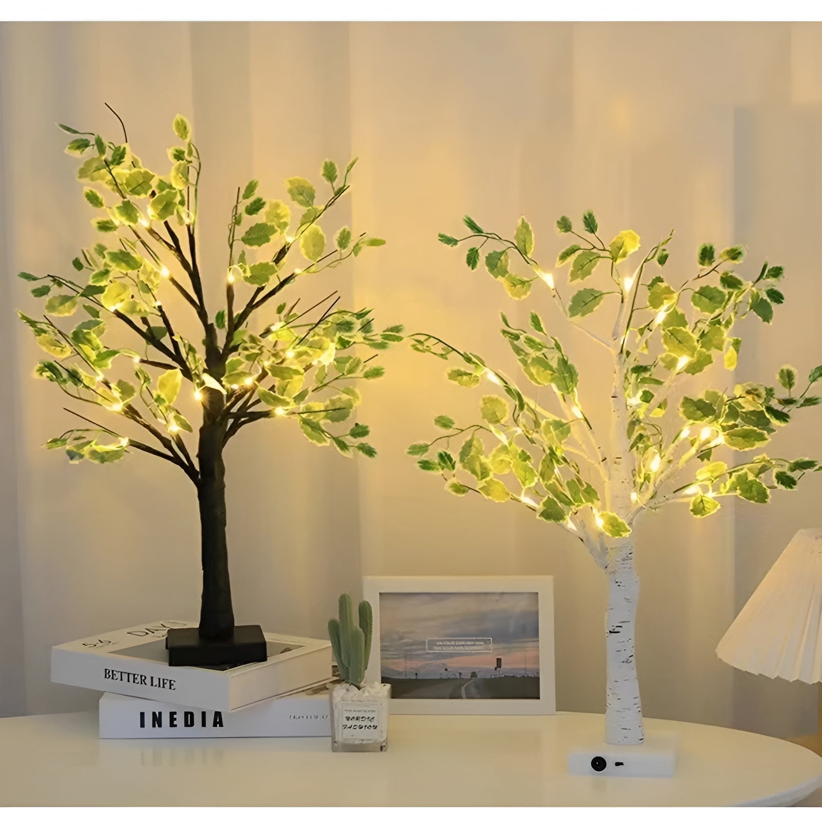 Magical BrightTree Bordslampa – Elegant Träd Design med Varm LED Ljus | Veska
