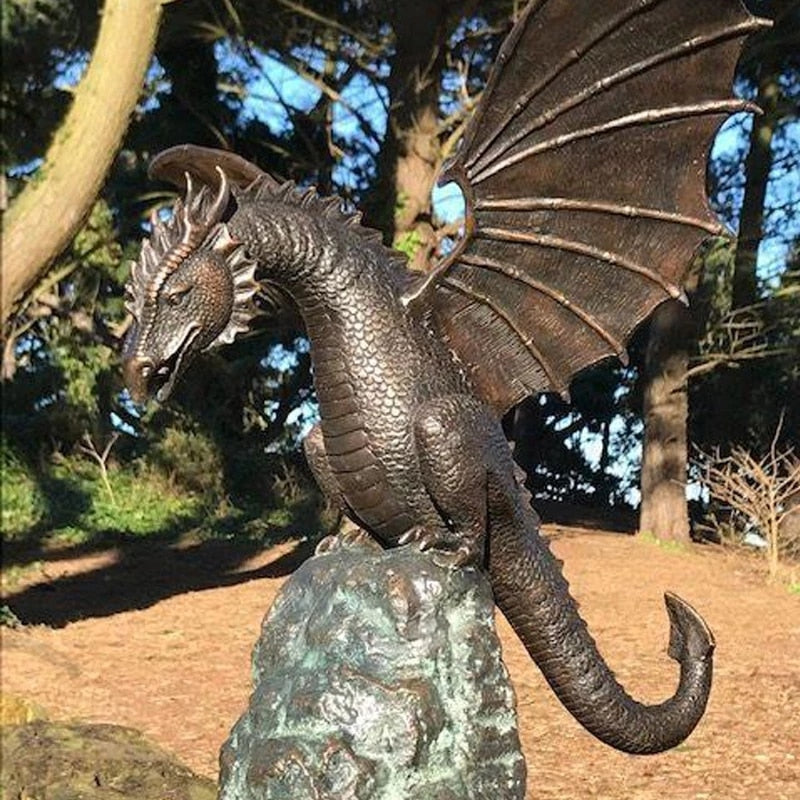Majestätisk eldandande drakfontänskulptur | Veska