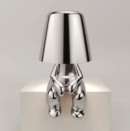 Manlamp - Konstfull modern LED-bordslampa | Veska Silver Sittande