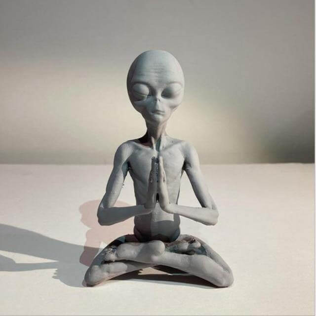 Meditating Alien Resin Trädgård Hem Dekor | Veska Standardtitel