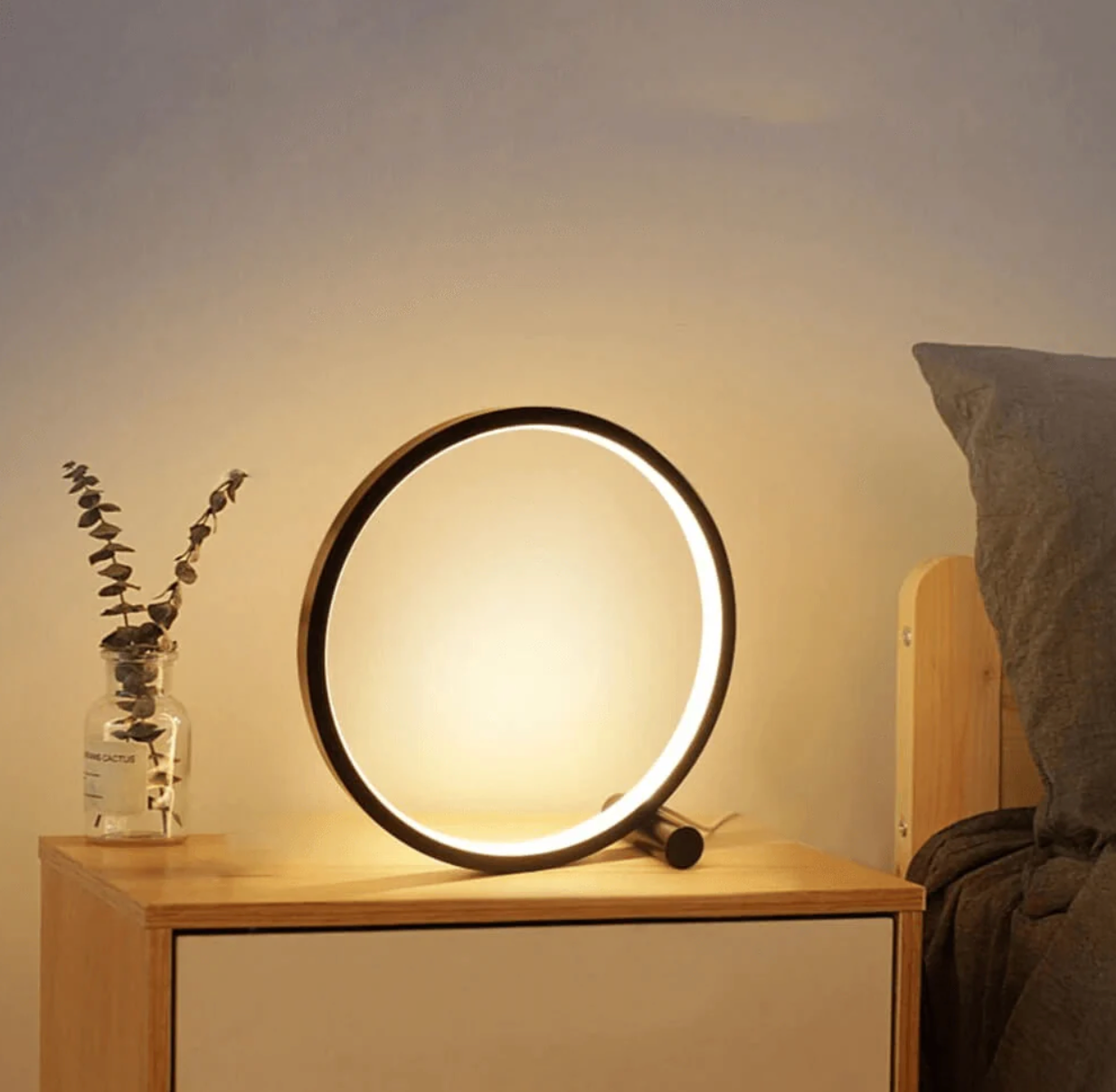 Minimalistisk bordslampa med touch- och dimmerfunktion | Veska