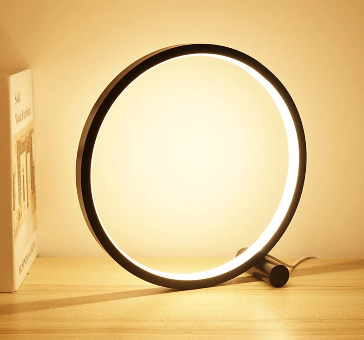 Minimalistisk bordslampa med touch- och dimmerfunktion | Veska