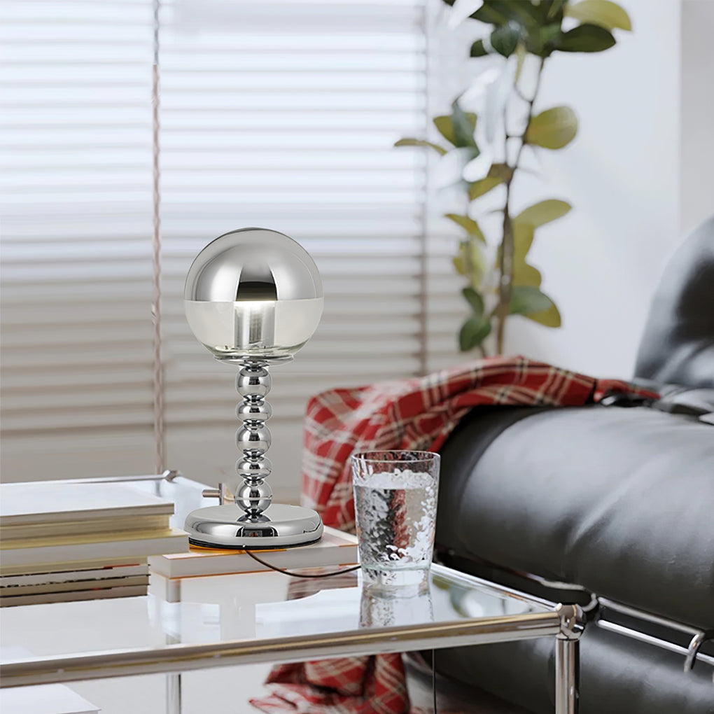 MirrorGlow – Minimalistisk Krom Bords Lampа | Veska