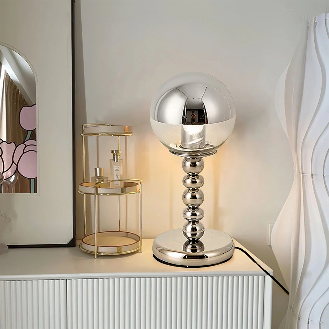 MirrorGlow – Minimalistisk Krom Bords Lampа | Veska