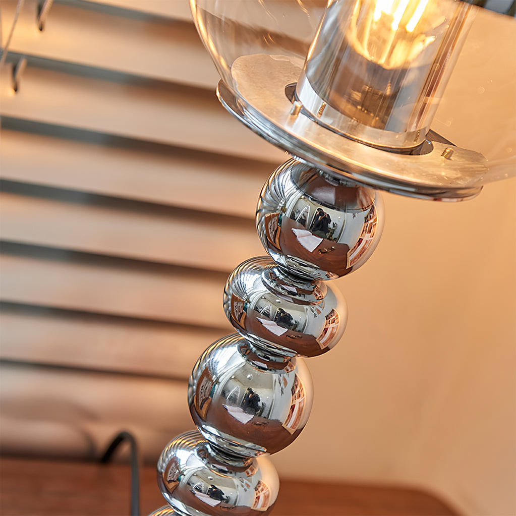 MirrorGlow – Minimalistisk Krom Bords Lampа | Veska