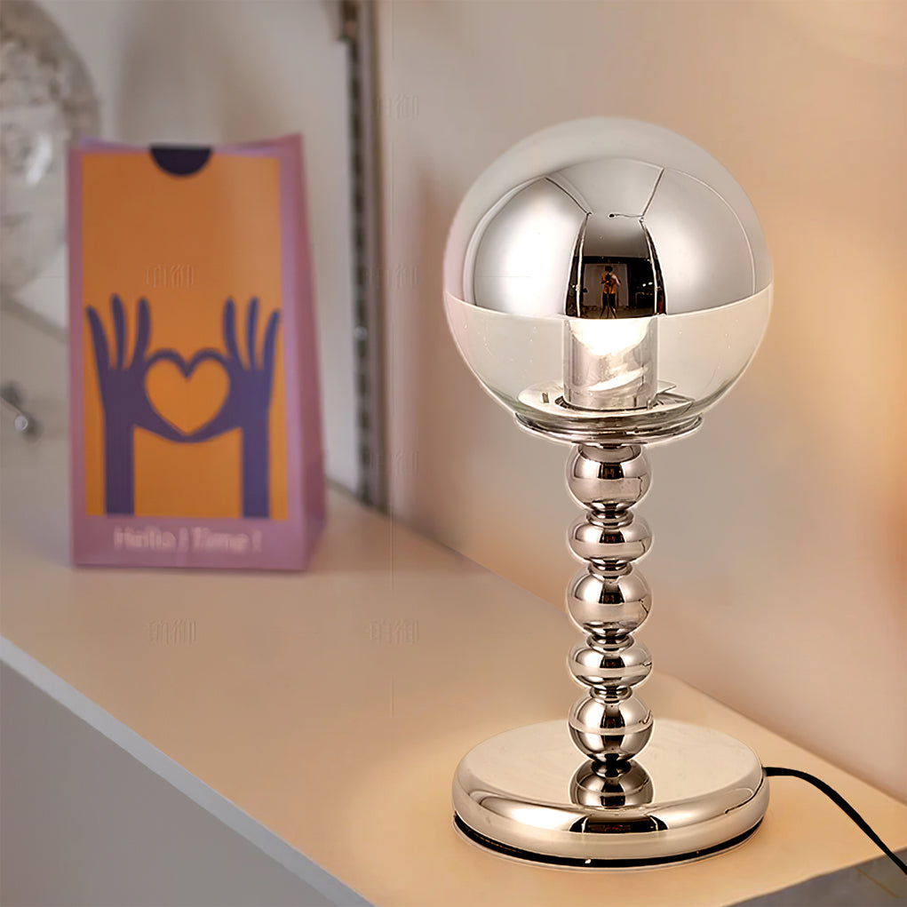 MirrorGlow – Minimalistisk Krom Bords Lampа | Veska