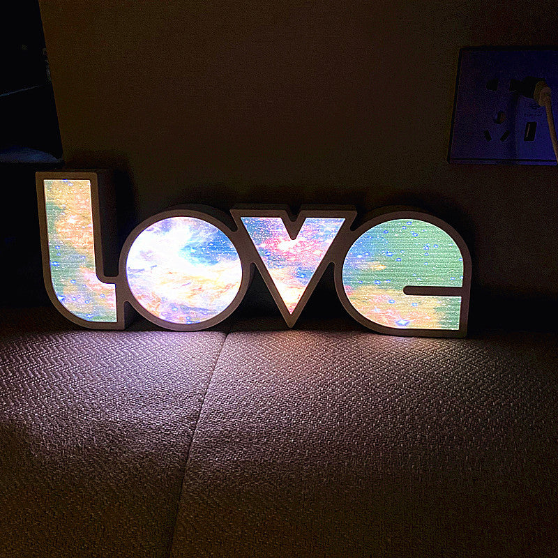 Modern Art Deco vattentålig PS LOVE bokstäver LED bordslampa för sovrummet | Veska