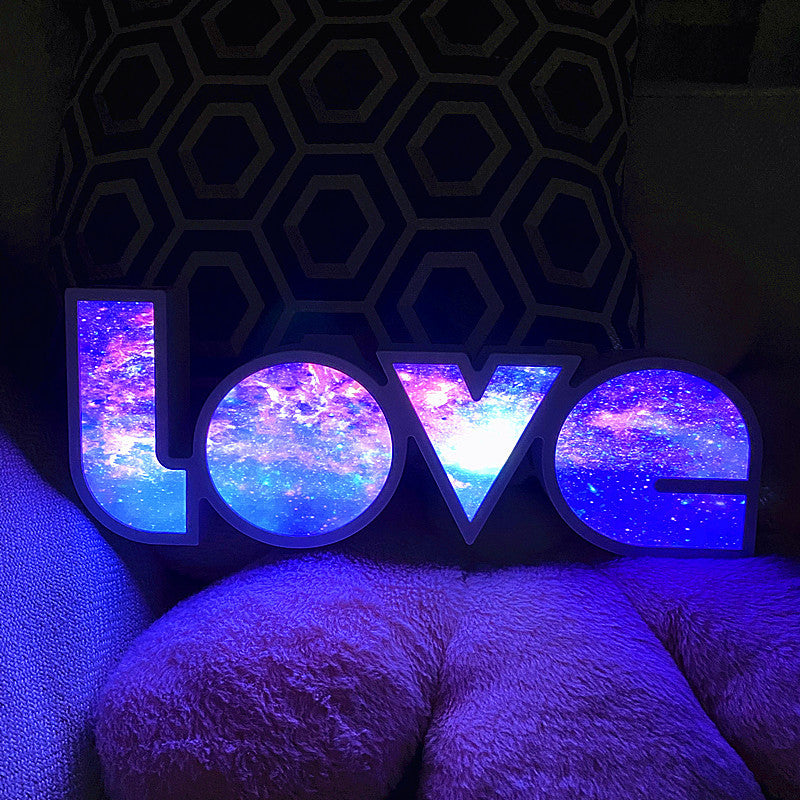 Modern Art Deco vattentålig PS LOVE bokstäver LED bordslampa för sovrummet | Veska F Vit ljus (5000K) 4.5V