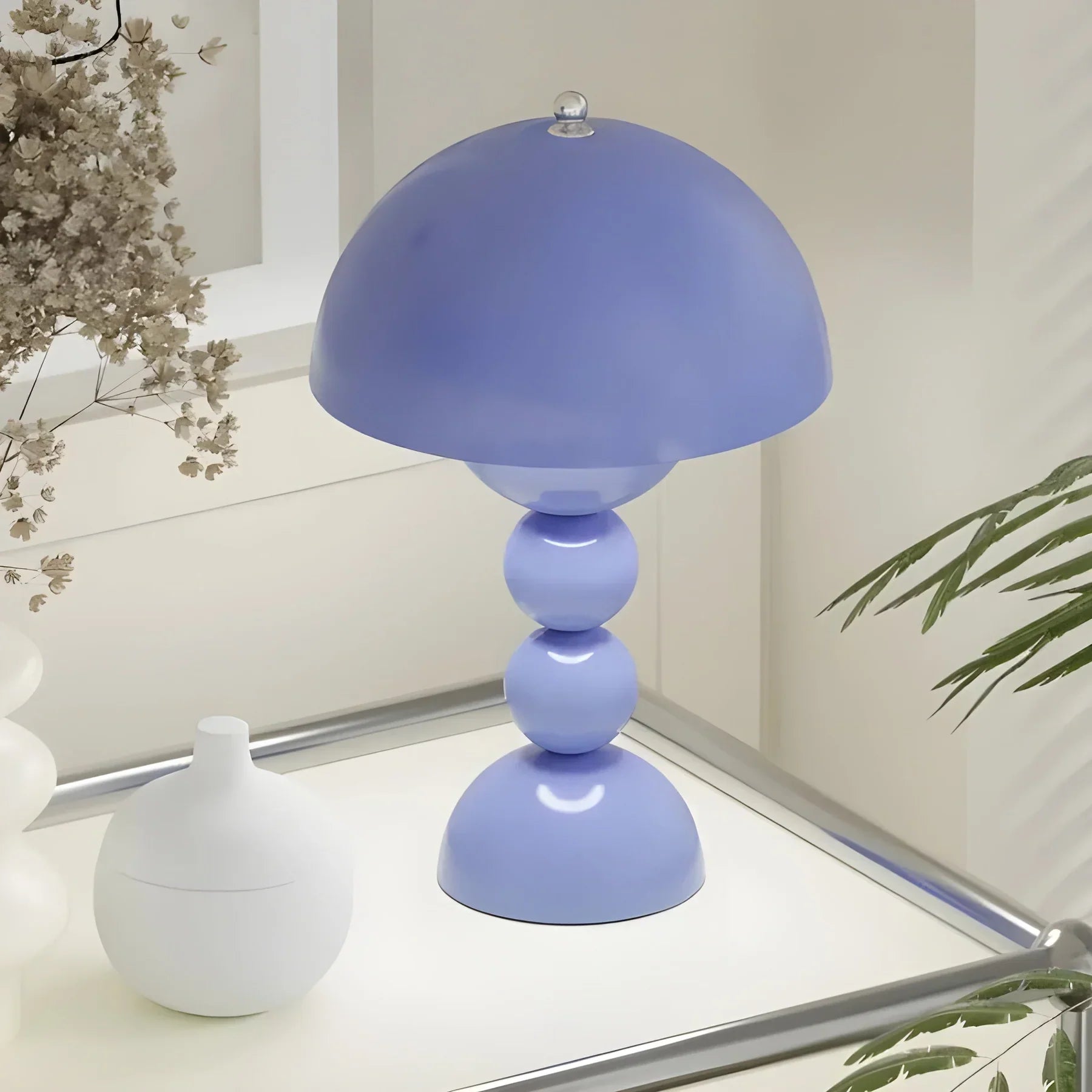 Modern Bordslampa i Skandinavisk Design med Guld Accenter | Veska