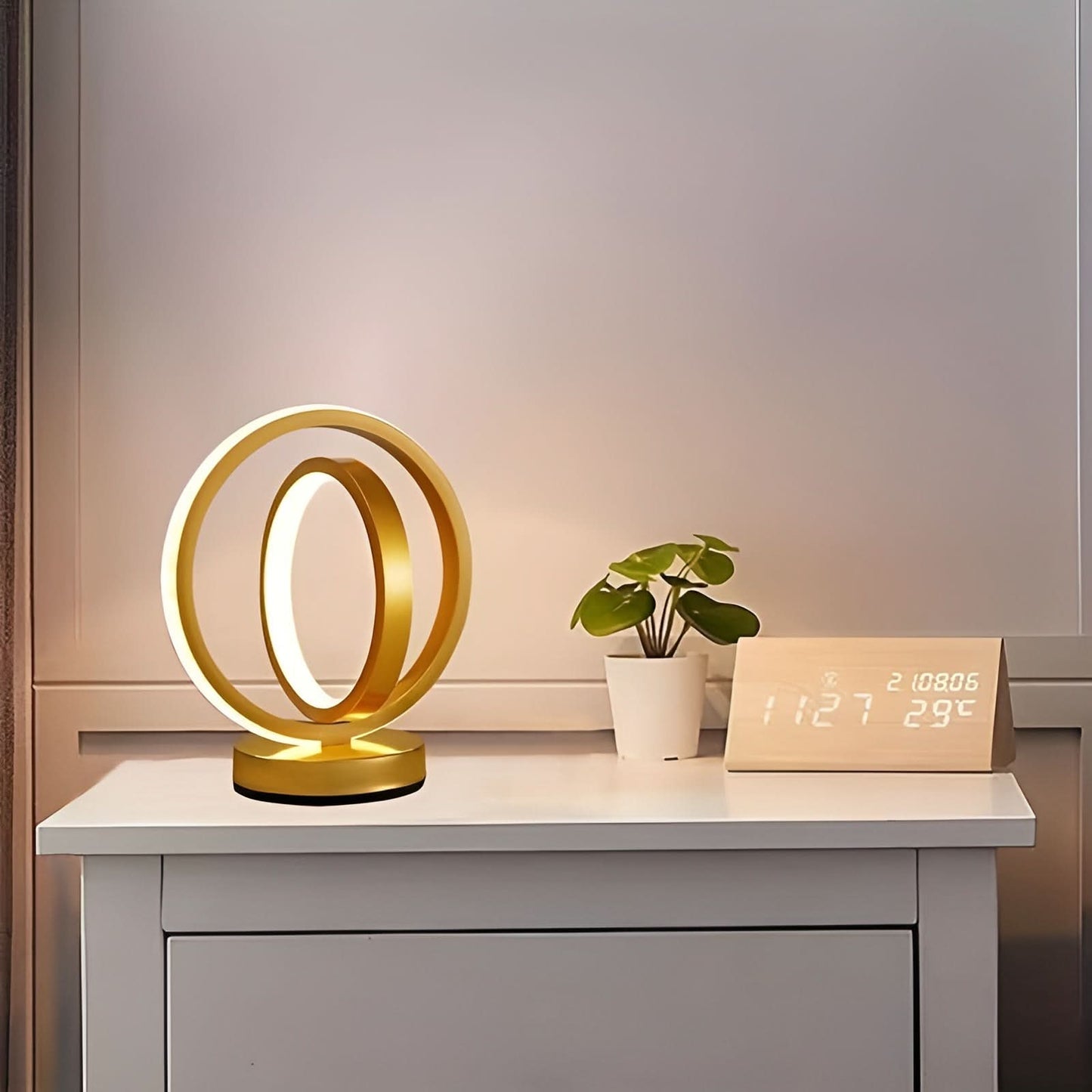 Modern Dimbar Bordslampa – Stilig Metall Design med USB Ström | Veska