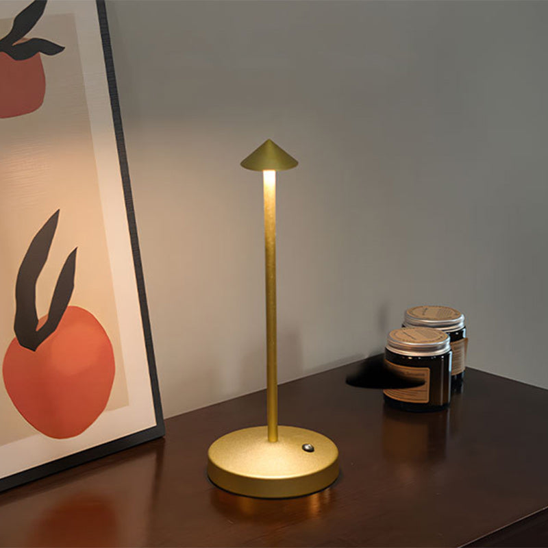 Modern Enkelhet Triangel Kon Rund Akryl Cylindern Järn LED Bordslampa för Vardagsrummet | Veska