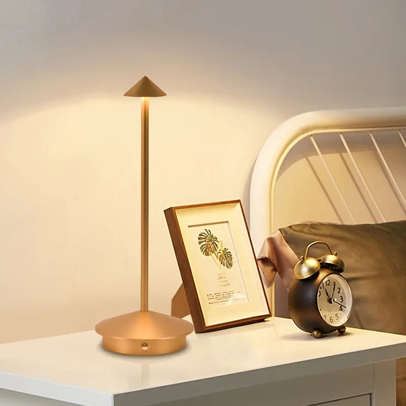 Modern LED bordslampa med touchsensor – Dimbar, Trådlös och Minimalistisk Design | Veska