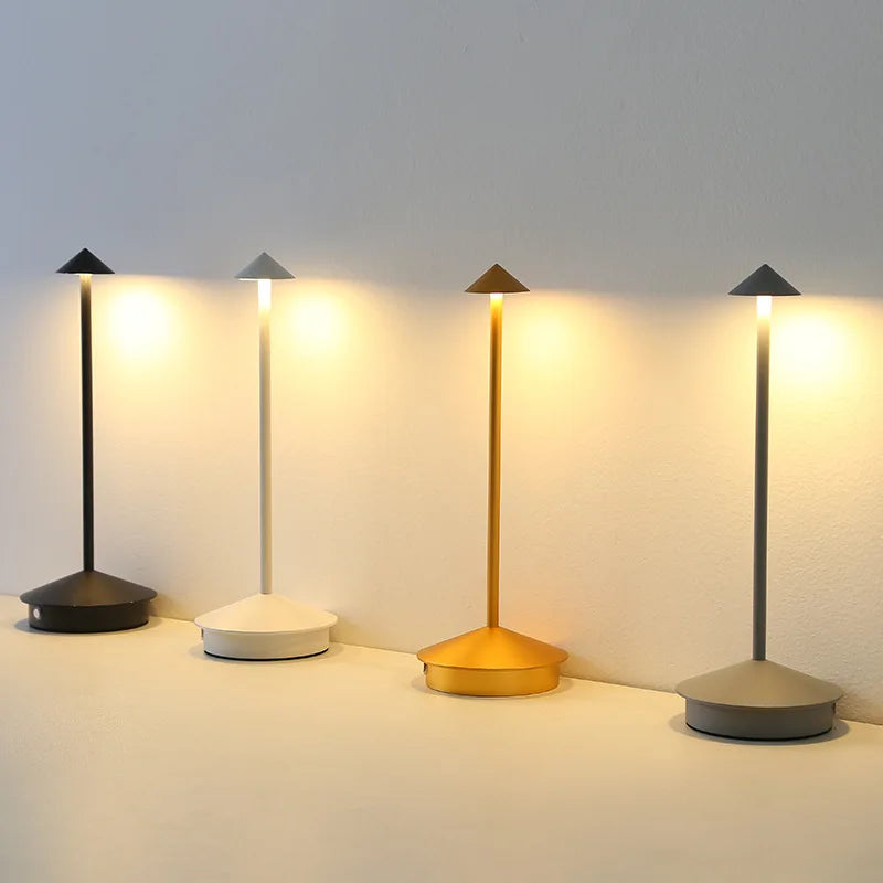 Modern LED bordslampa med touchsensor – Dimbar, Trådlös och Minimalistisk Design | Veska