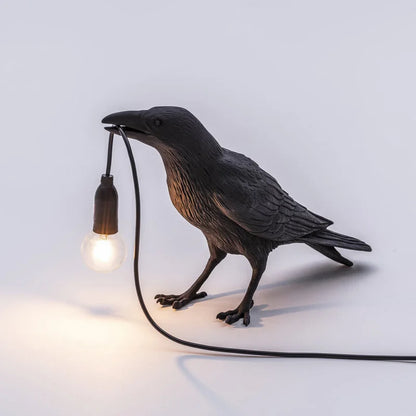 Modern Lucky Bird Bordsbelysning – Kreativ Resin Djurdesign för Sovrum och Vardagsrum | Veska Svart stående