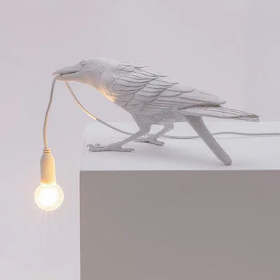 Modern Lucky Bird Bordsbelysning – Kreativ Resin Djurdesign för Sovrum och Vardagsrum | Veska Vit sittplats