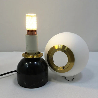 Modern marmor bordslampa med runt glas, elegant belysning för vardagsrum | Veska