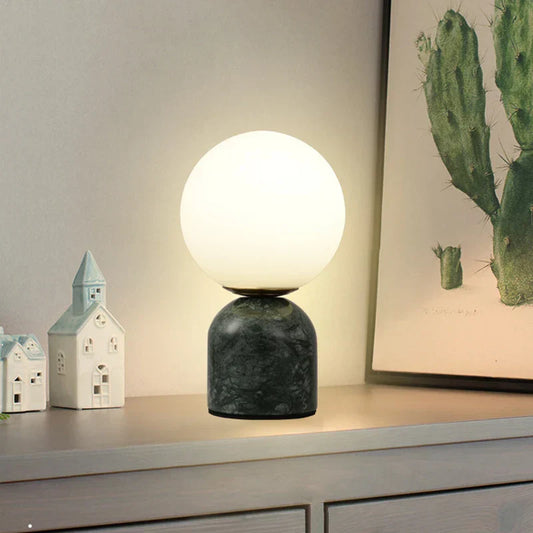 Modern marmor bordslampa med runt glas, elegant belysning för vardagsrum | Veska Mörkgrön