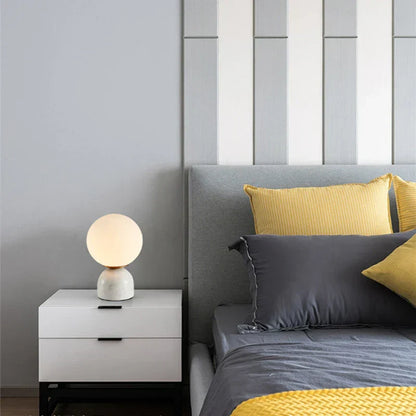 Modern marmor bordslampa med runt glas, elegant belysning för vardagsrum | Veska Vit