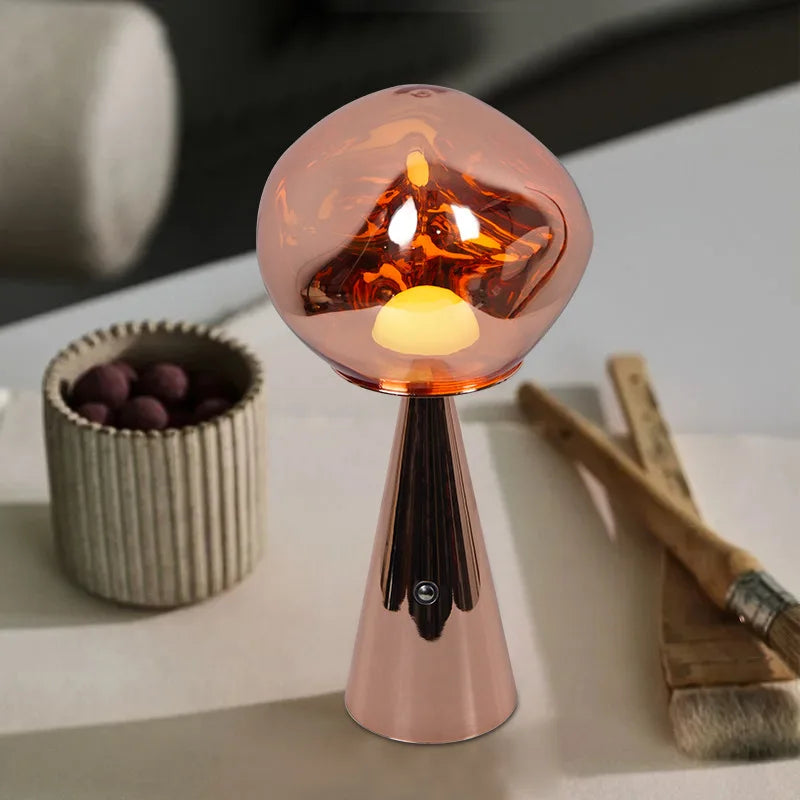 Modern Mini Bordslampa i Lava Design med LED-lampa - Dekorativ Lampa för Vardagsrum, Sovrum & Kontor | Veska Roséguld