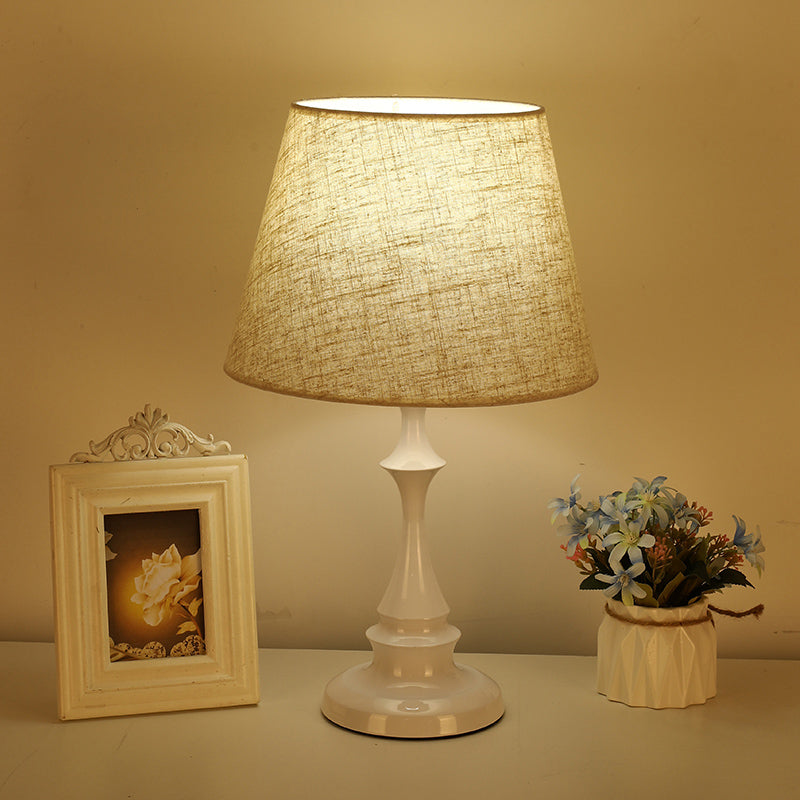 Modern Minimalist Bordslampa Veska Vit