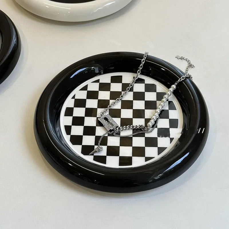 Monokroma Chubby Tallrikar | Veska Rutigt 8 tum