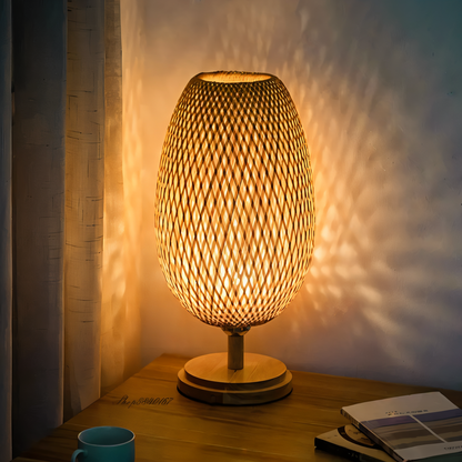 NatureHue – Vintage Bambu Bordslampa – Kreativ Vevad Rattanställningsljus | Veska