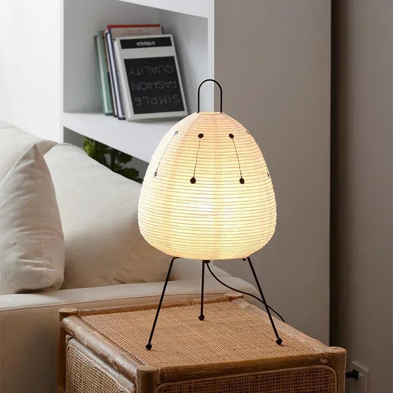 Naturlig LED bordslampa för ett mysigt vardagsrumsljus | Veska Vit med markeringar