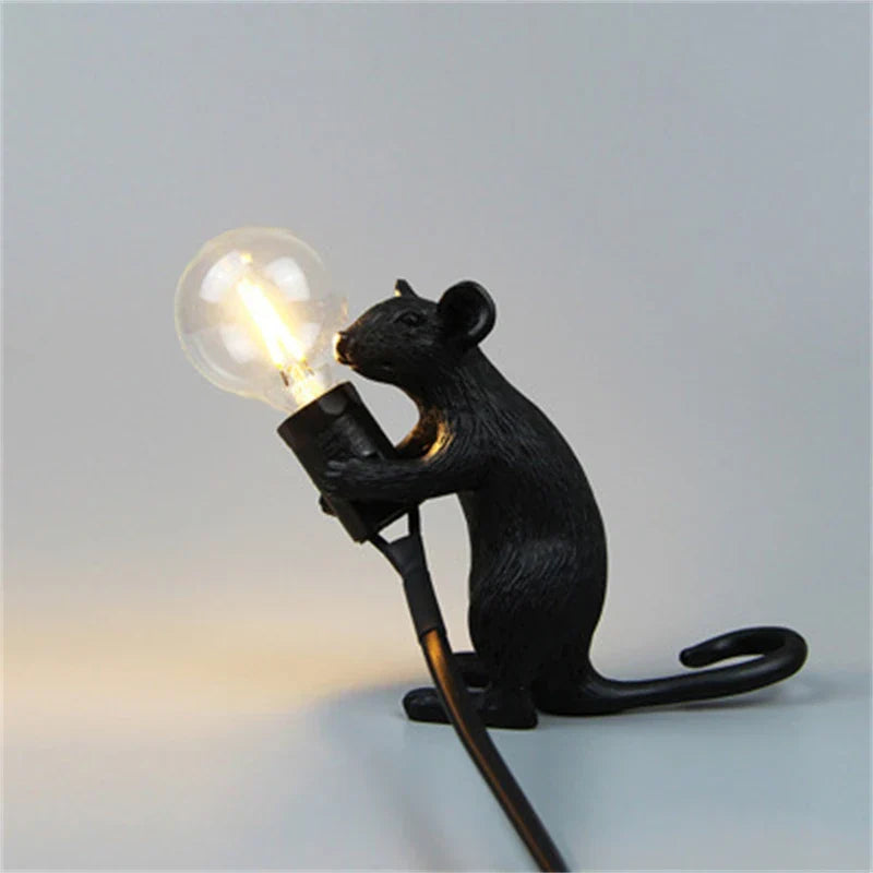 Night Rat Skrivbordslampa | Veska Svart B Sittande