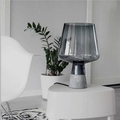 NordicCement Bordslampa – Minimalistisk Design med Betongbas Veska