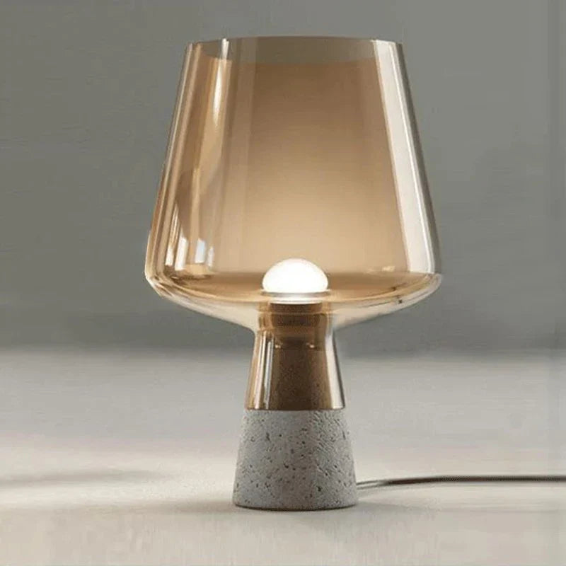 NordicCement Bordslampa – Minimalistisk Design med Betongbas Veska Amber
