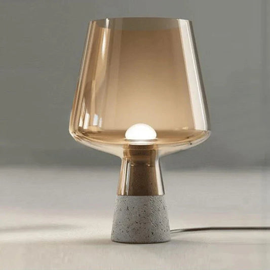 NordicCement Bordslampa – Minimalistisk Design med Betongbas Veska Amber
