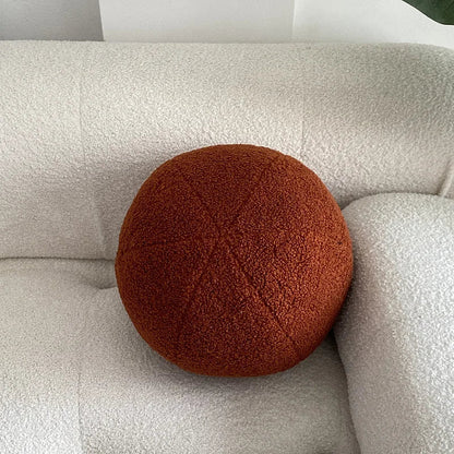 Nordisk Bouclé Abstrakt Kudde – Minimalistisk Plysch Kudde | Veska Ball karamell