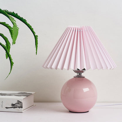 Nordisk minimalistisk 1-ljuskälla bordslampa gjord av keramik med veck | Veska